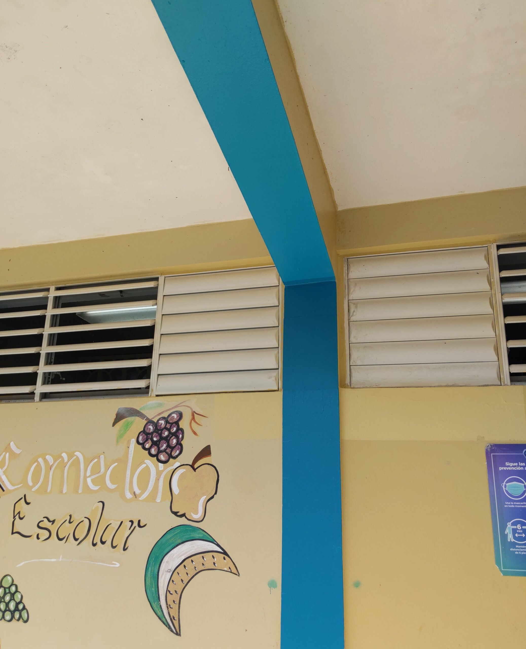 Short Column example on a school in Puerto Rico
